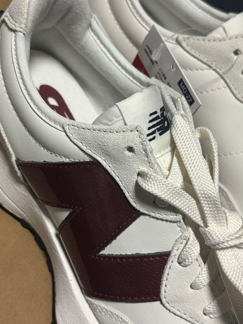 ニューバランス　ホワイト　バーガンディ　WS327JWCB スニーカー　25.0