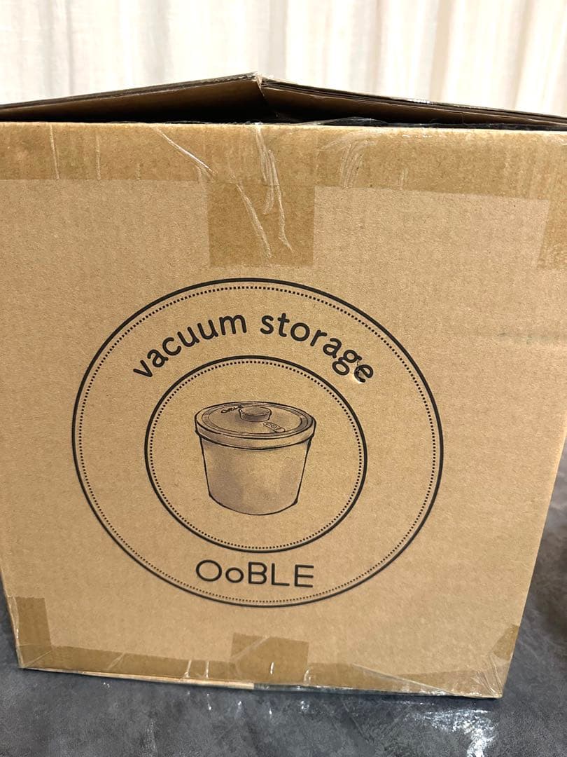 新品/OoBLE （オーブル） 13L 真空保存容器 白 米びつ 乾物パスタ容器