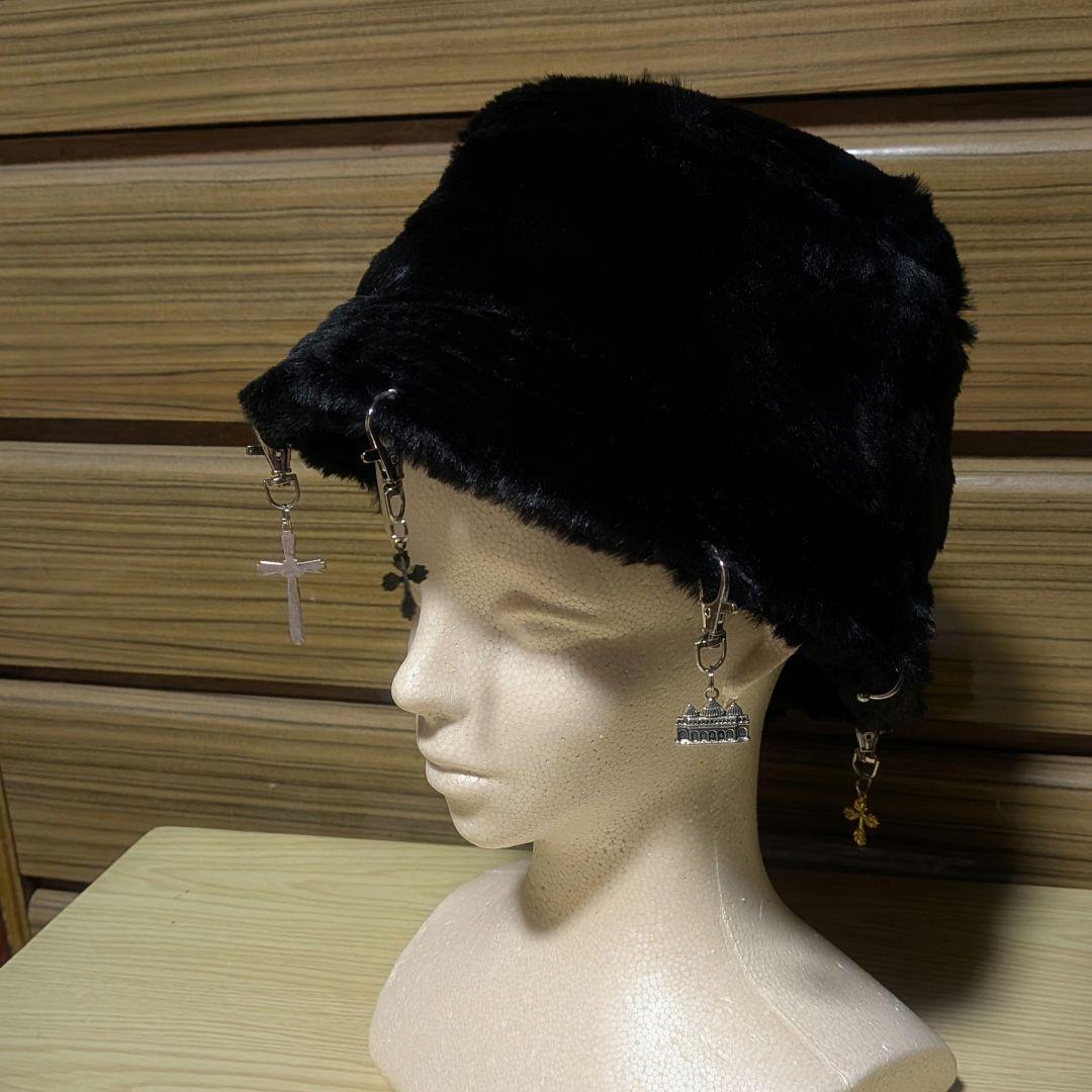 bodysong チャーム付き　ファーハット　黒