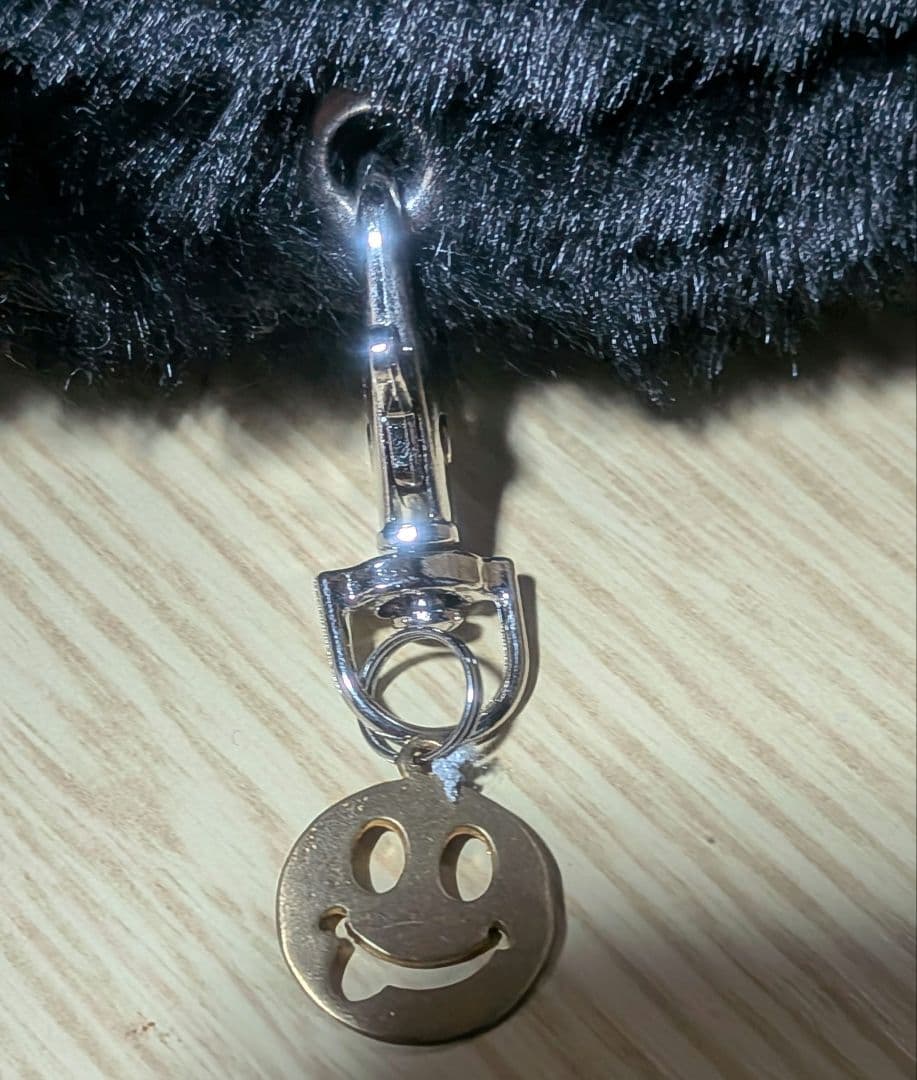 bodysong チャーム付き　ファーハット　黒