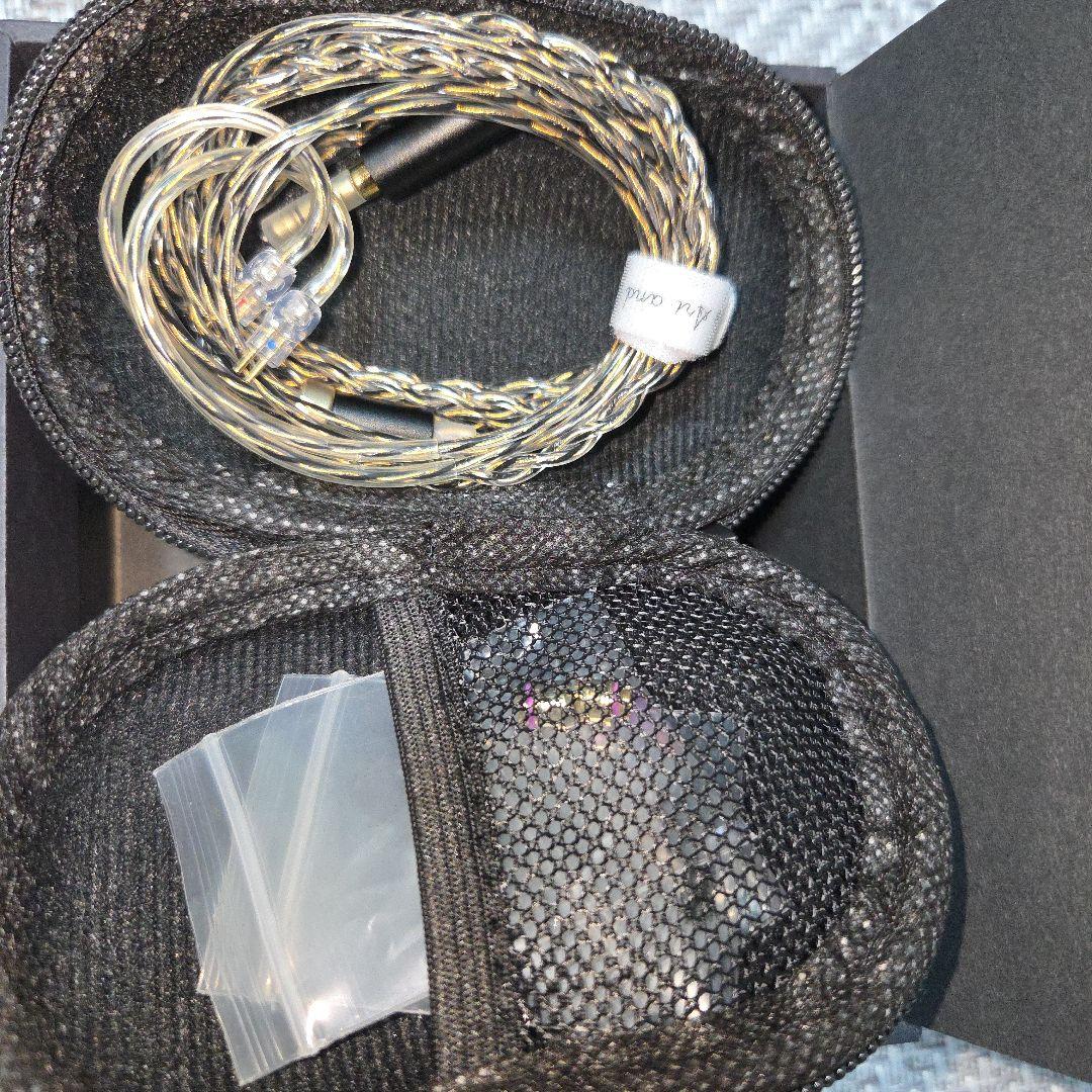 SIMGOT EW300 HBB版　中華イヤホン　有線