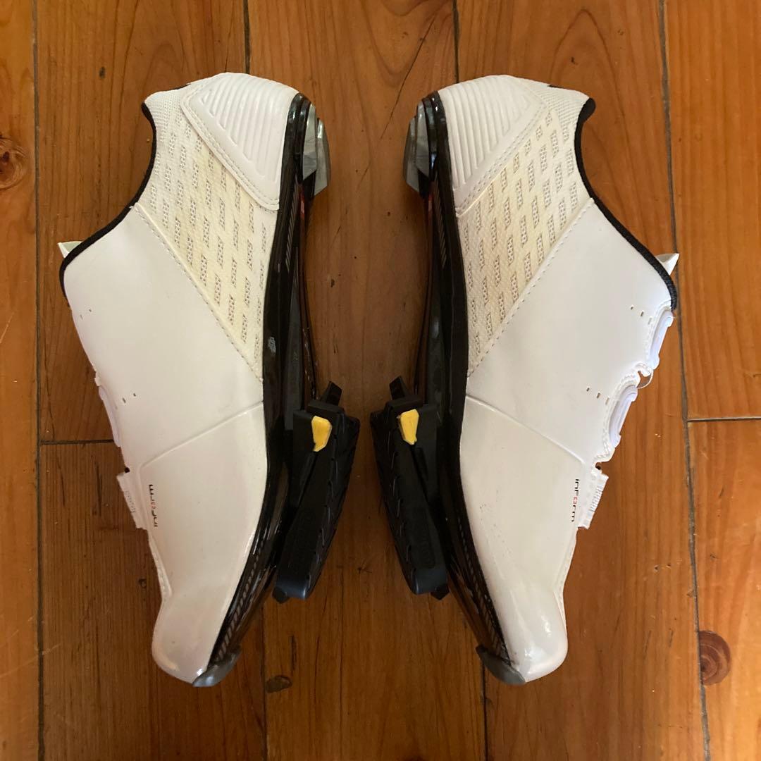 Bontrager ホワイト 自転車シューズ　クリート　クリートカバー付き