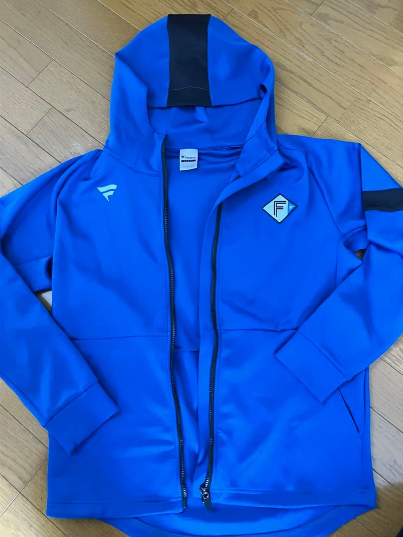 ファイターズ ジップアップパーカーLサイズ