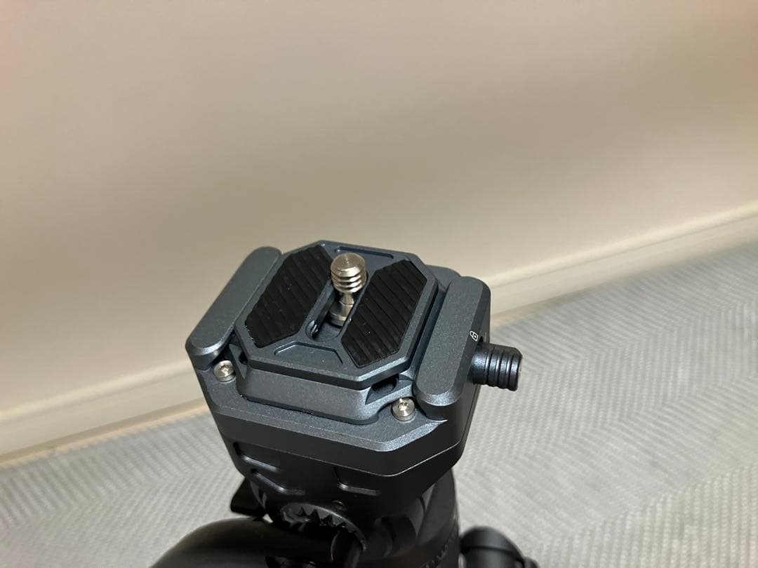 Ulanzi F38 カーボン三脚