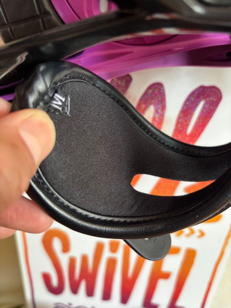 SWIVEL SILK 146センチ　レディース スノーボード ビンディング付き