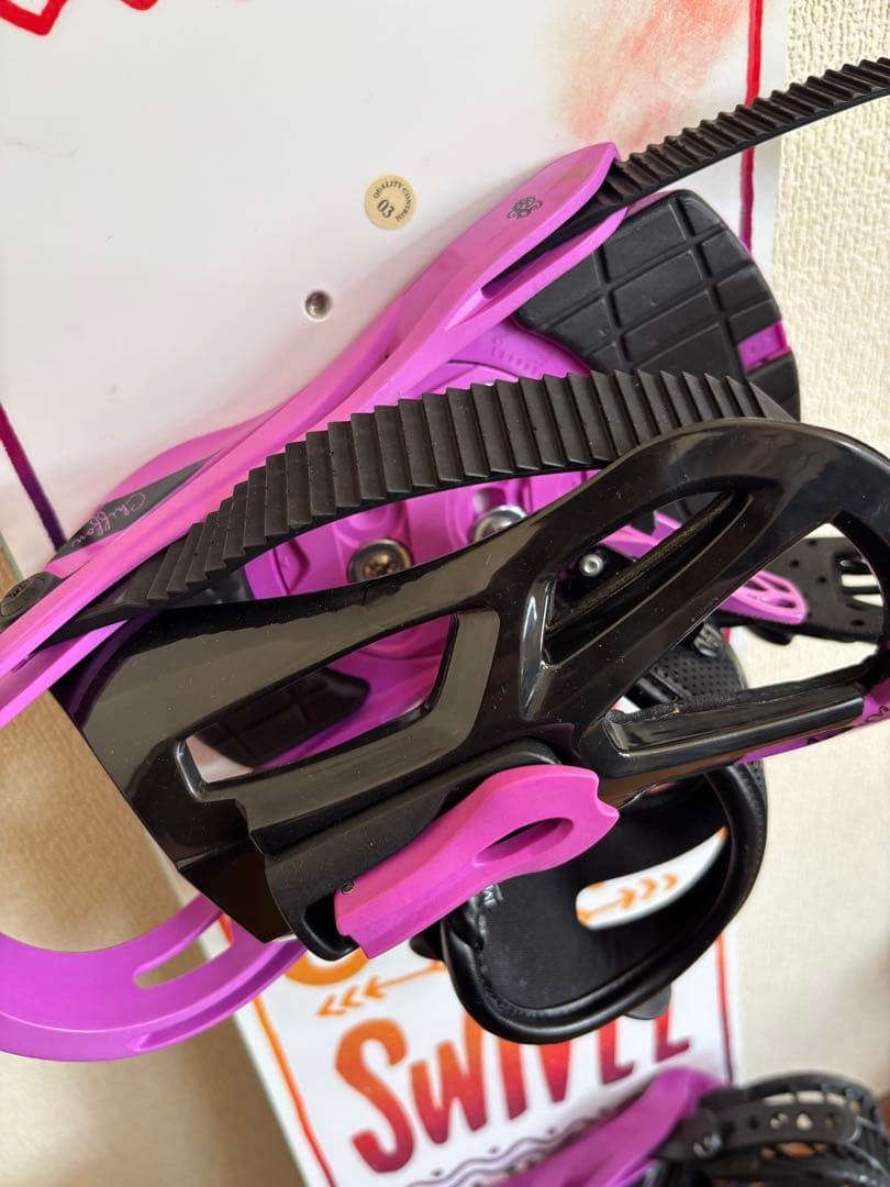 SWIVEL SILK 146センチ　レディース スノーボード ビンディング付き