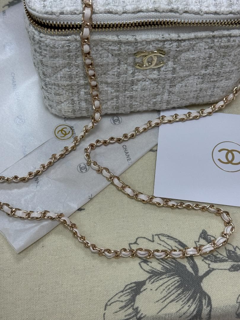 VIP✨非売品 限定 ChaNeL ツイードショルダーバッグBOX付　ホワイト