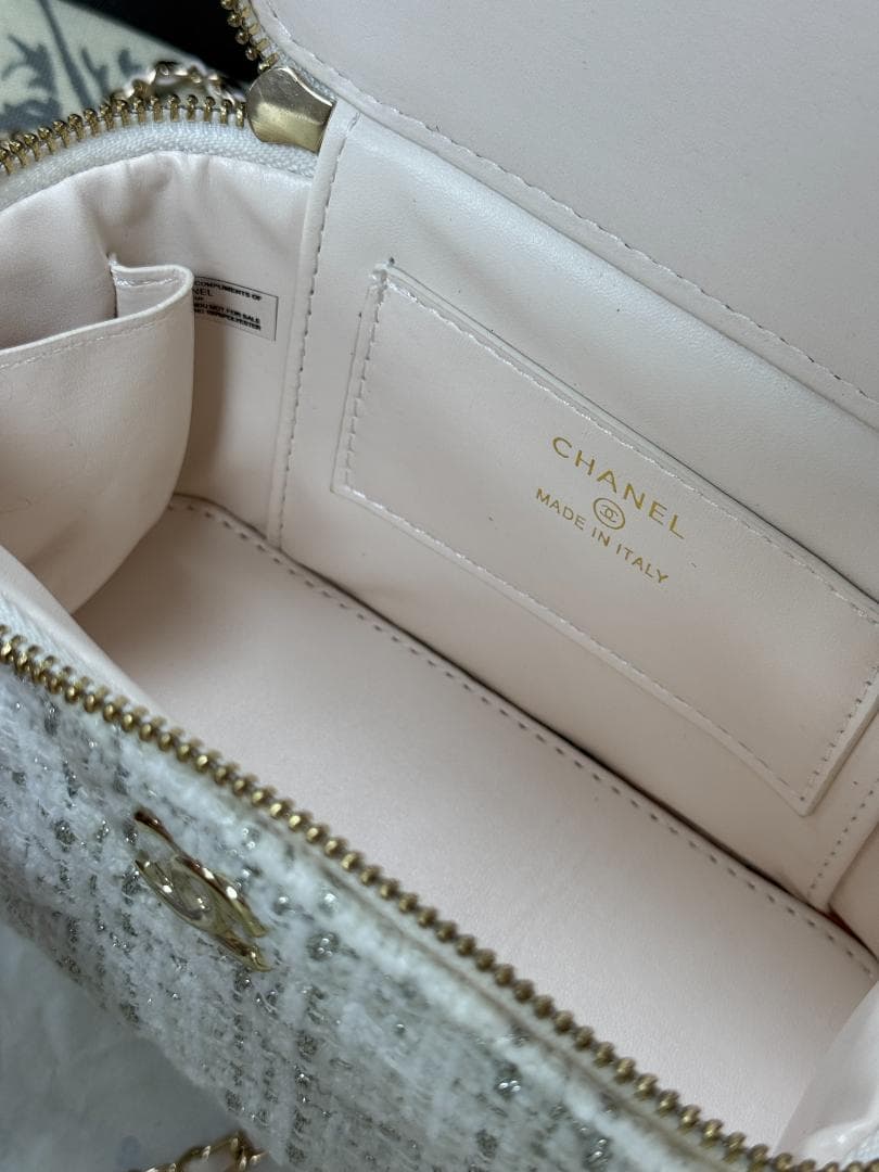 VIP✨非売品 限定 ChaNeL ツイードショルダーバッグBOX付　ホワイト