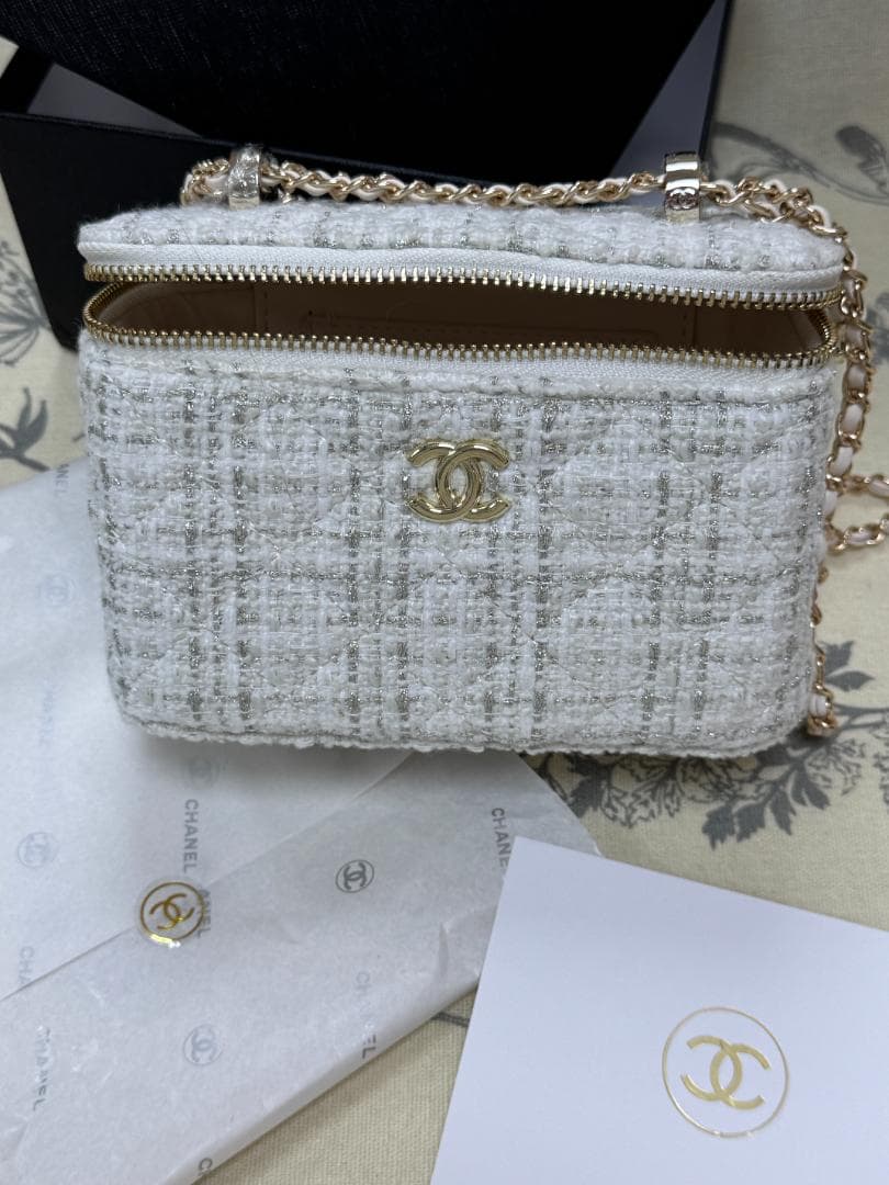 VIP✨非売品 限定 ChaNeL ツイードショルダーバッグBOX付　ホワイト
