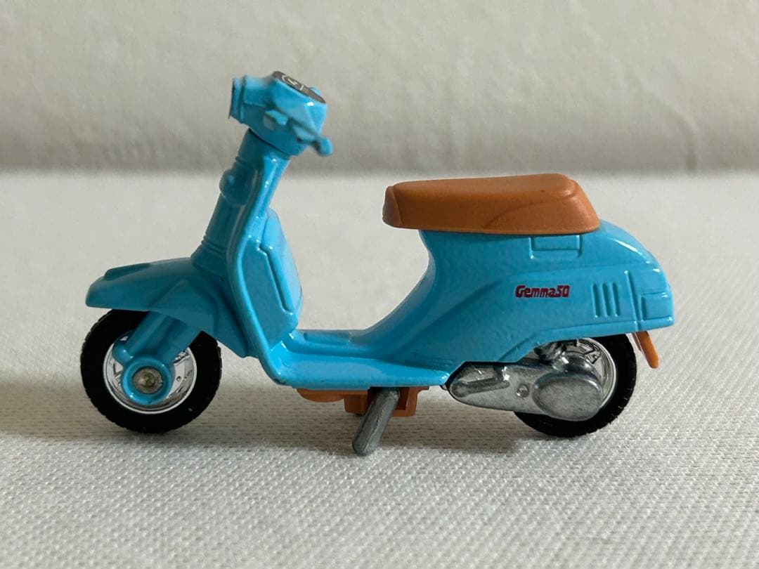 トミカ 日本製 スーパーギフト 黒箱 49 スズキ ジェンマ50