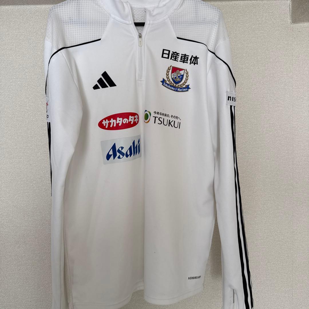 横浜fマリノスの長袖ハーフジップ