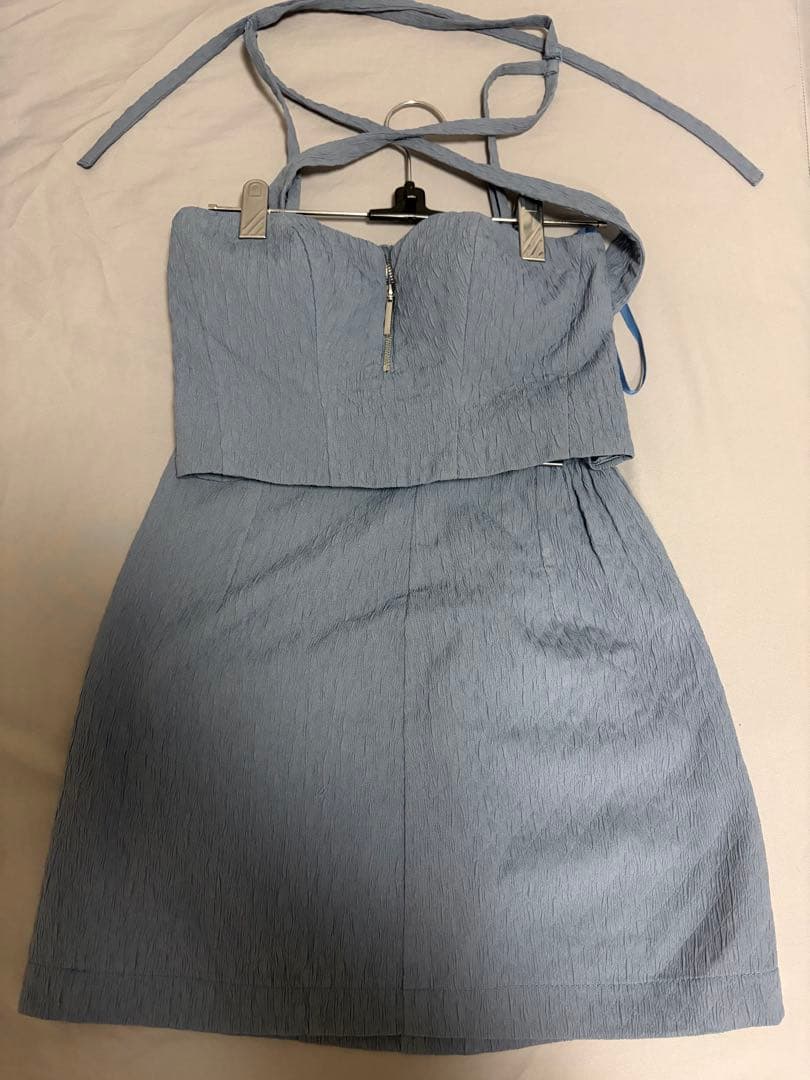 Glossy クロスホルターネック キャバドレス