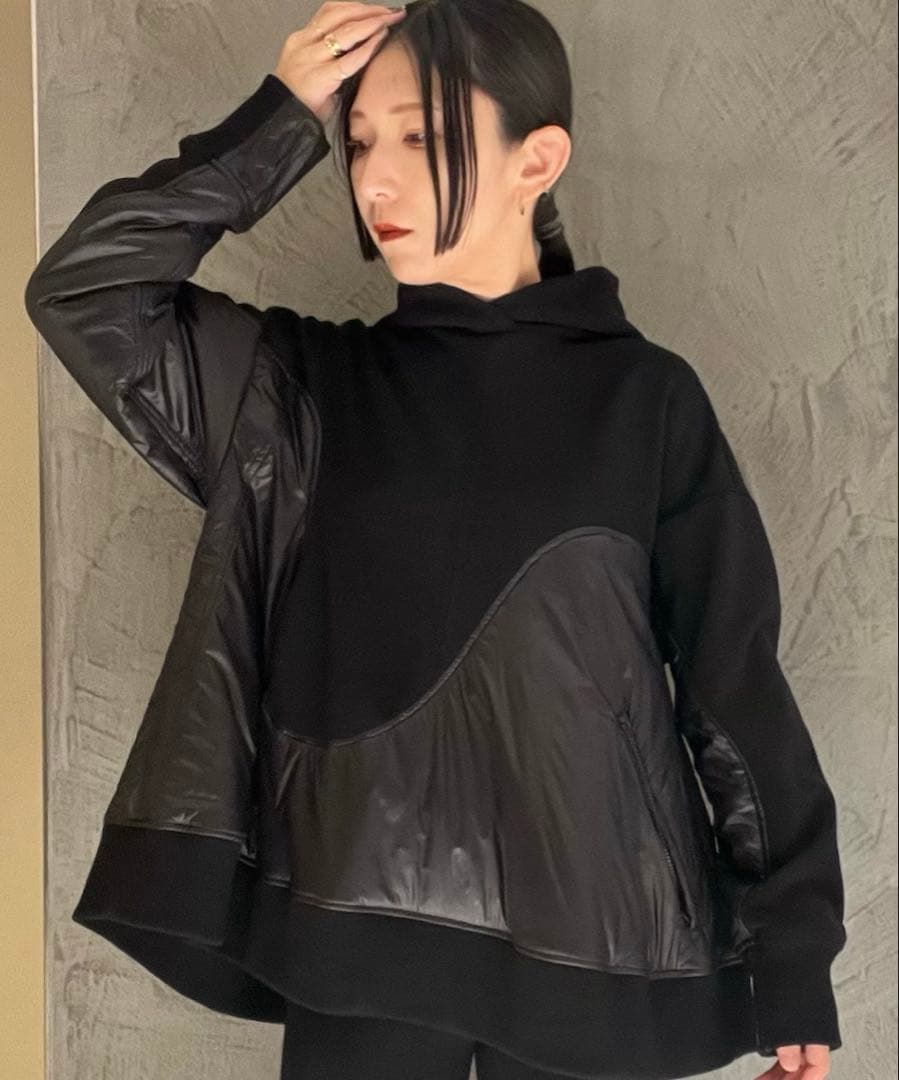 UN3D ウェーブラインパデッドフーディー