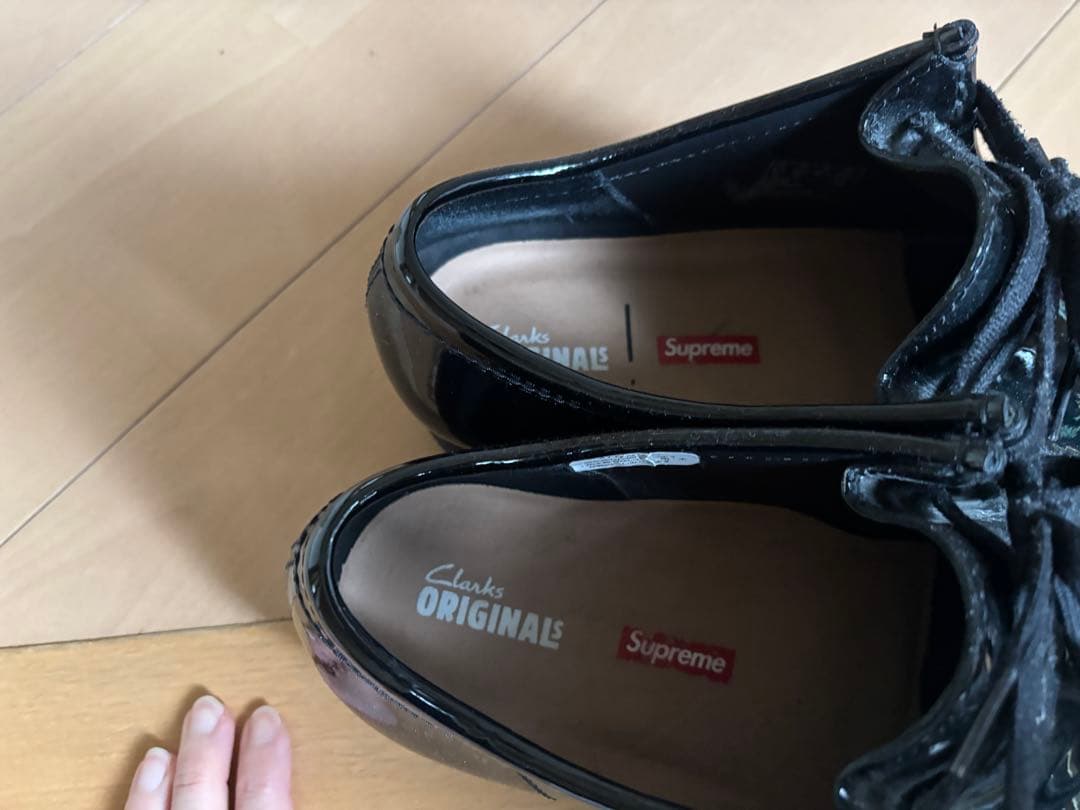 Supreme × Clarks Wallabee Black