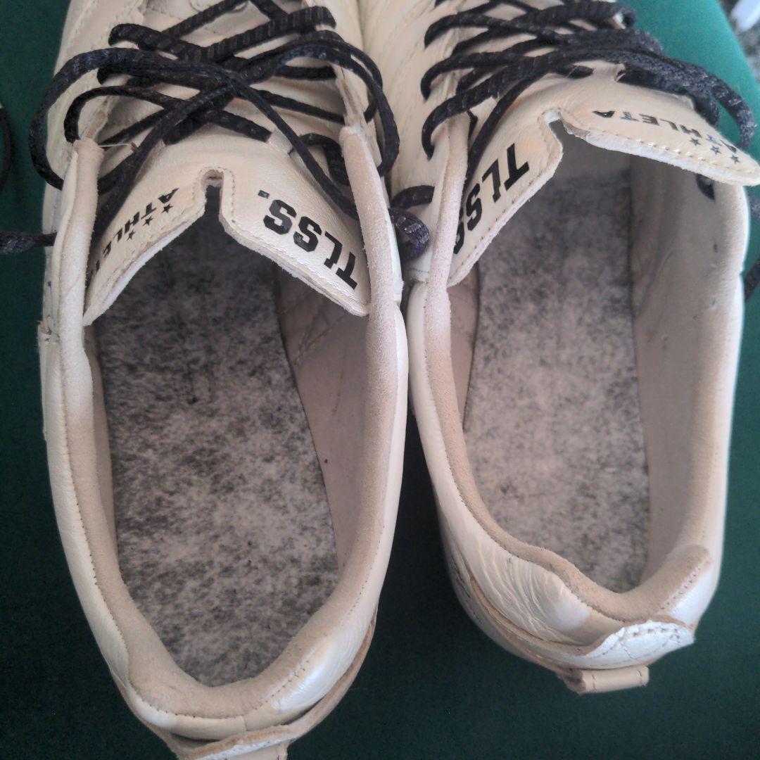 ゴ*ラ様 ATHLETA TLSS ホワイト スパイクシューズ