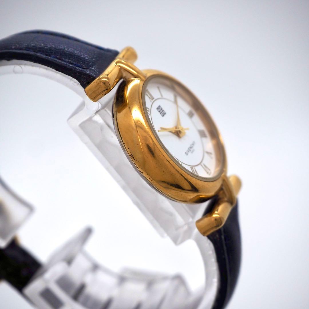 114 GIVENCHY レディース 時計 ホワイト ネイビー ゴールド　希少