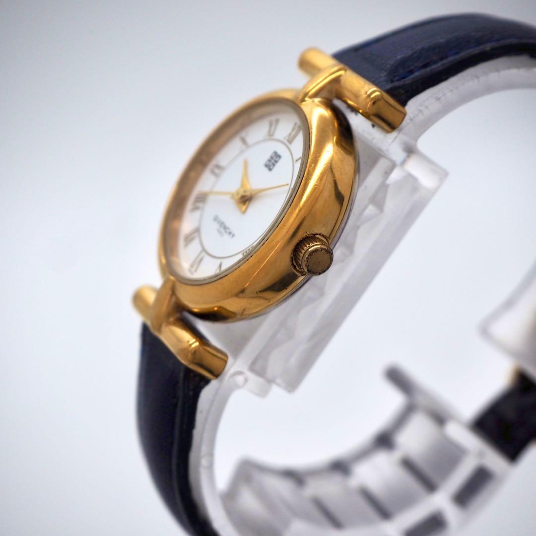 114 GIVENCHY レディース 時計 ホワイト ネイビー ゴールド　希少