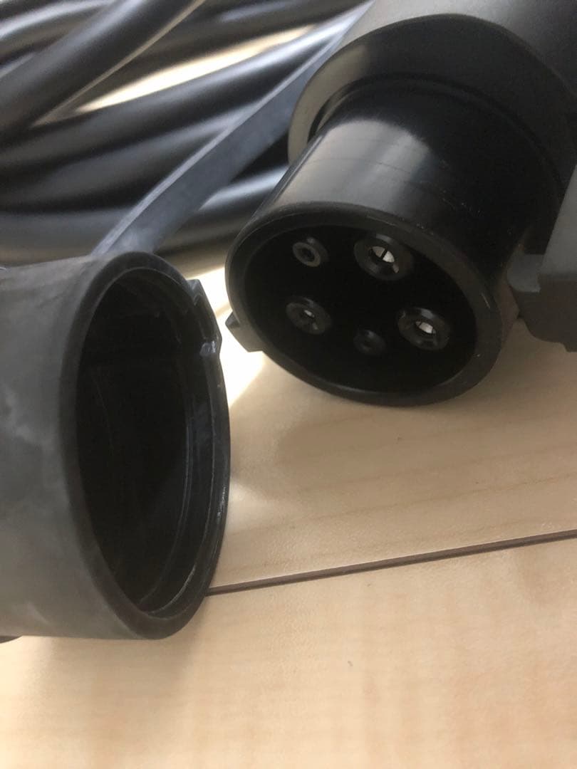 新品未使用　ボルボ純正200V充電ケーブル