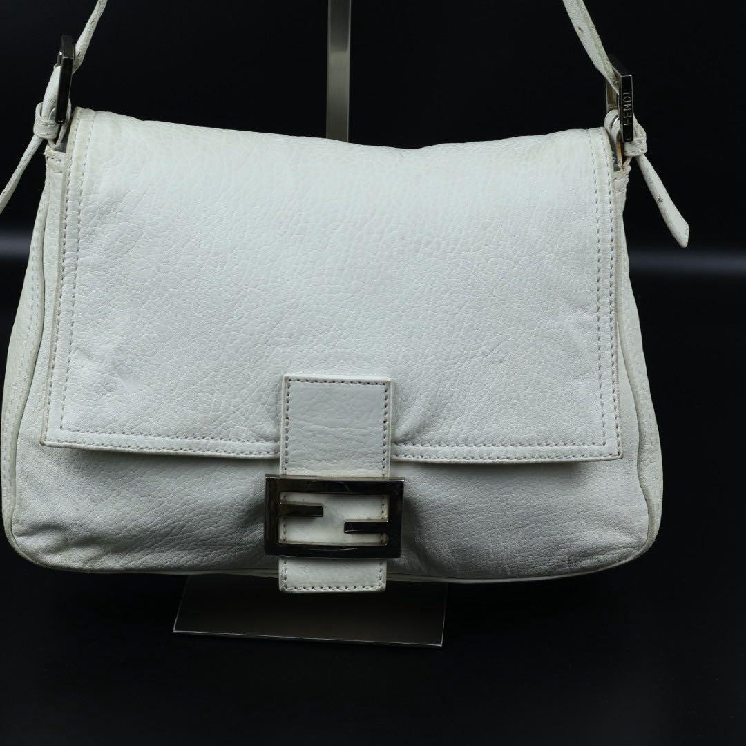 Fendi マンマバケット　ホワイトレザー ショルダーバッグ フラップ式