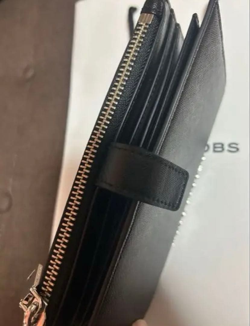 即購入可✰【新品】MARC JACOBS 二つ折り財布 黒フォンリストレット