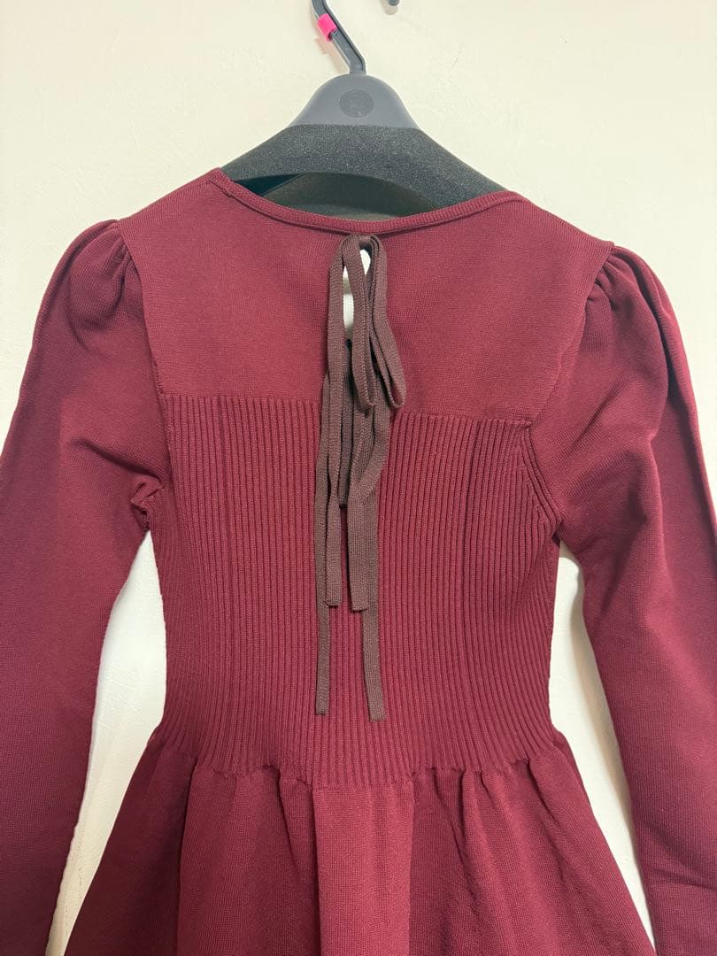 【新品タグ付き】Mystrada Ｖネックホールガーメントワンピース