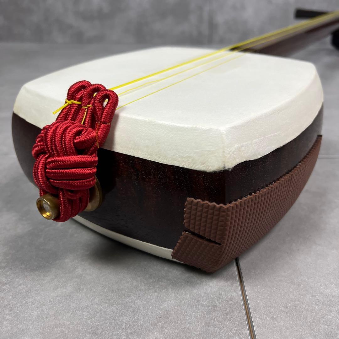 本体比較的美品　津軽三味線　一本溝　正寸　太棹　糸巻き紅木張　べっ甲バチ　東触り