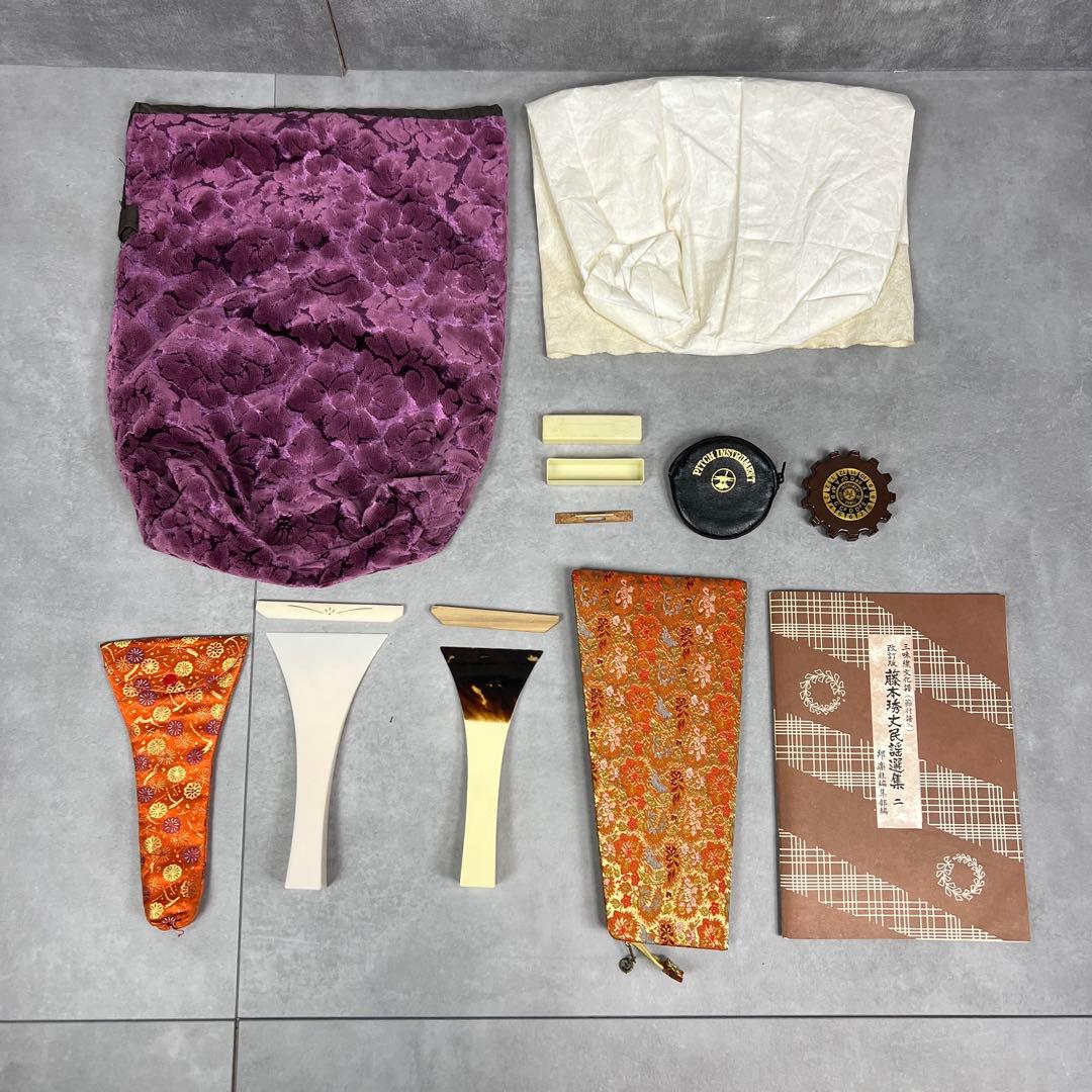 本体比較的美品　津軽三味線　一本溝　正寸　太棹　糸巻き紅木張　べっ甲バチ　東触り