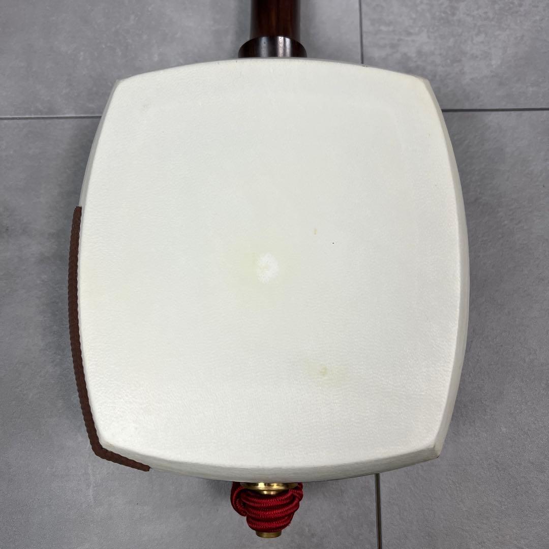 本体比較的美品　津軽三味線　一本溝　正寸　太棹　糸巻き紅木張　べっ甲バチ　東触り