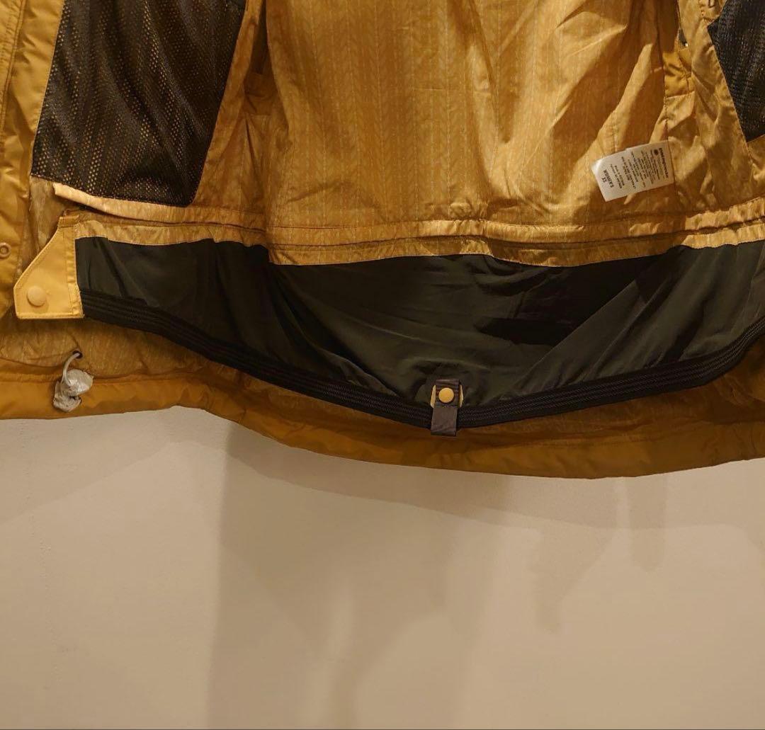 未使用品！パタゴニア　イエローフード付きスノーボードジャケット　サイズXS