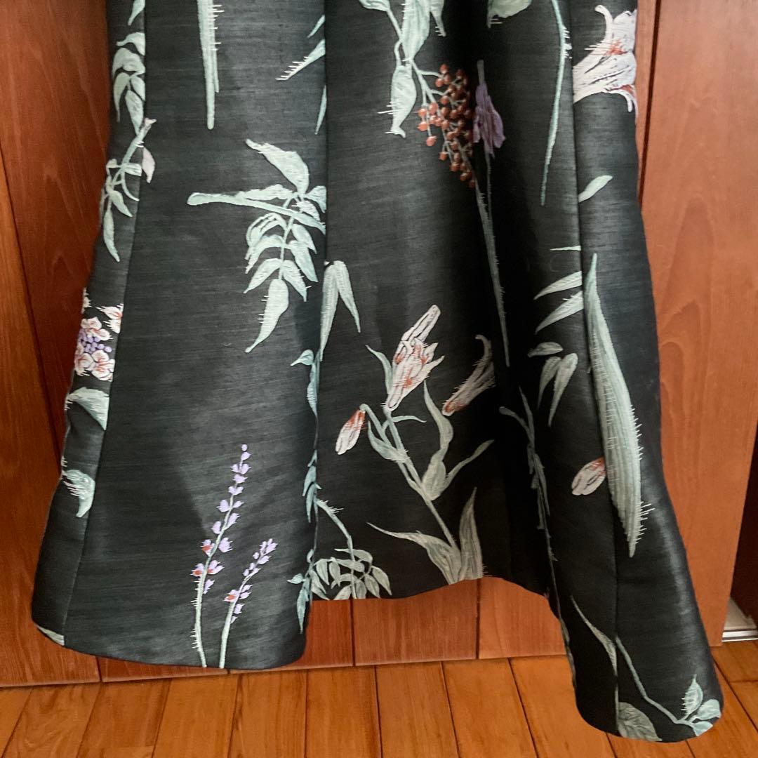 マメクロゴウチ 花柄ロングコート 1