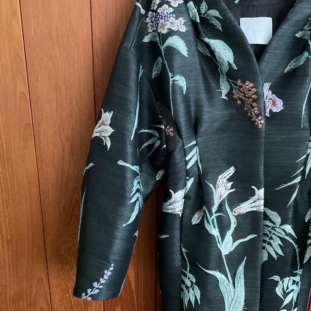 マメクロゴウチ 花柄ロングコート 1