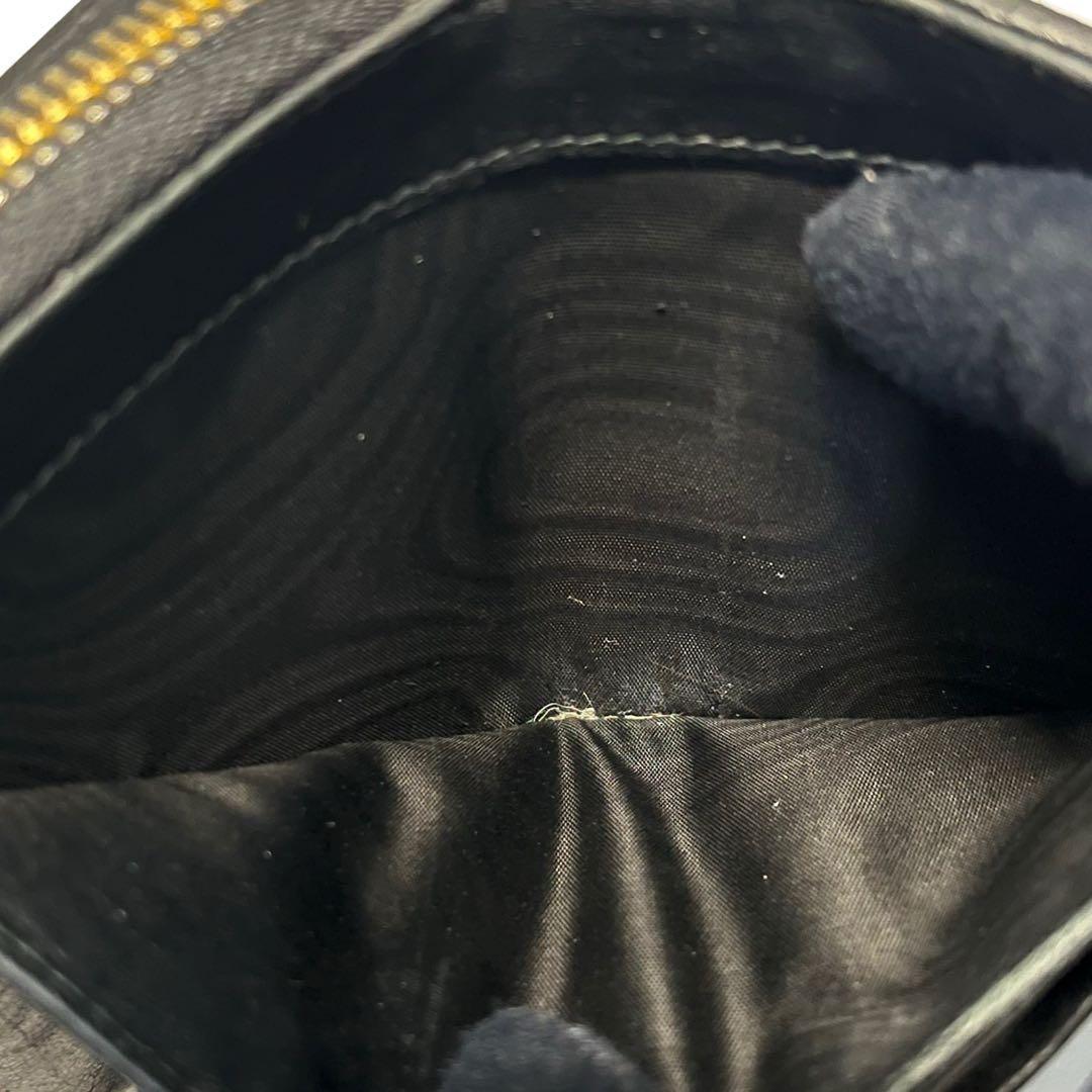 希少✨ミュウミュウ 二つ折り財布 マテラッセ レザー ロゴ金具 ブラック 黒