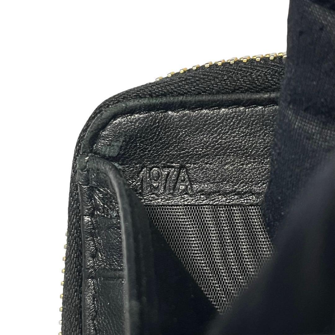 希少✨ミュウミュウ 二つ折り財布 マテラッセ レザー ロゴ金具 ブラック 黒