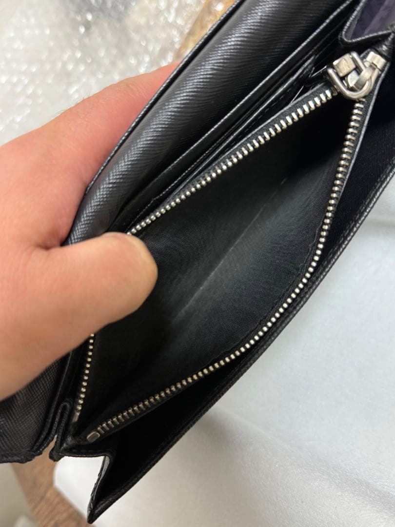 美品 保証書付 PRADA スタッズ付き ブラック長財布