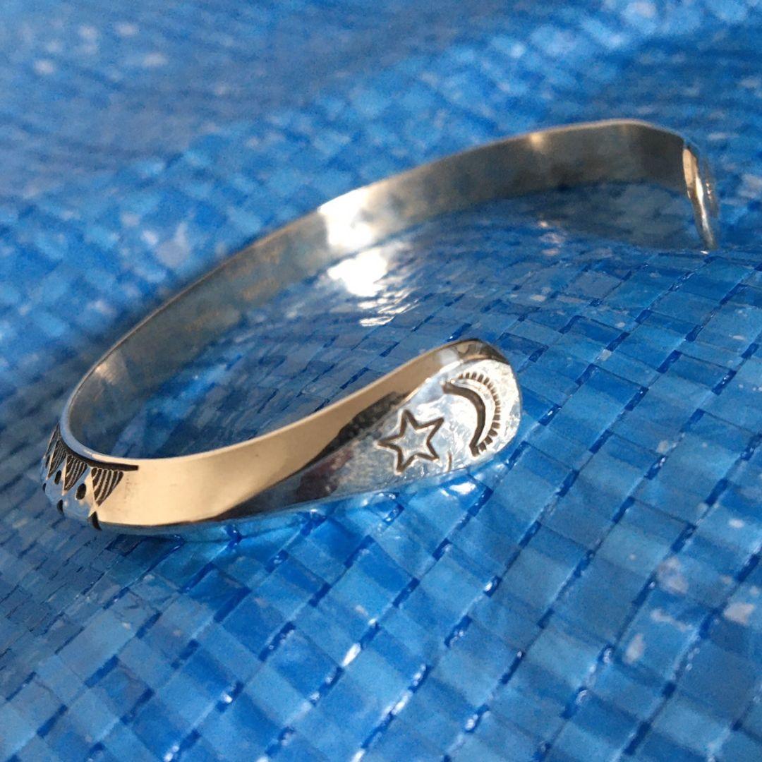 ワイリーセカテロ　シルバー　バングル　ナバホ