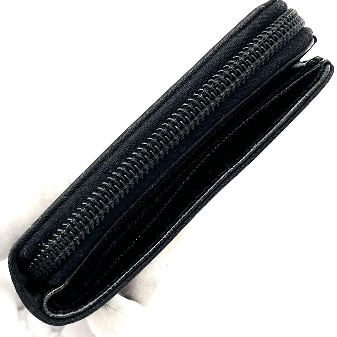 PRADA 二つ折り財布　ナイロン　三角プレート　シルバー　ブラック