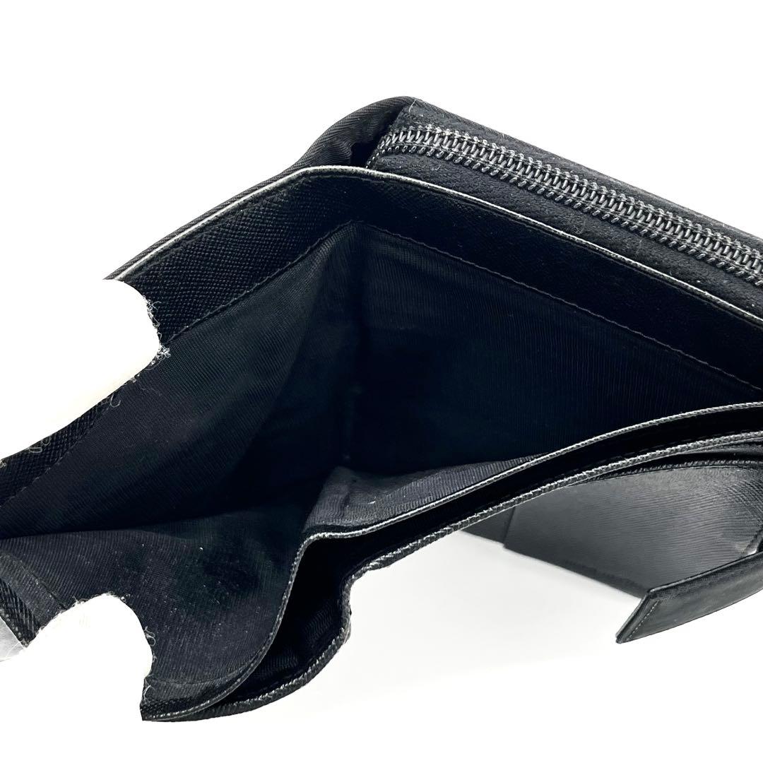 PRADA 二つ折り財布　ナイロン　三角プレート　シルバー　ブラック