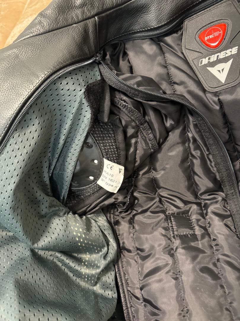 ダイネーゼ　ジャケット　46 Dainese