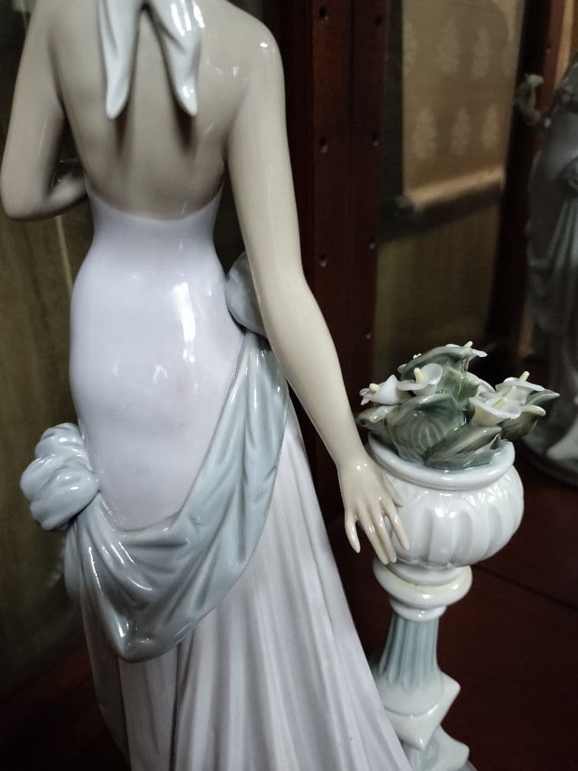 【専用です！】【欠けあり】リヤドロ　大型　 陶器人形　貴婦人　No.5377