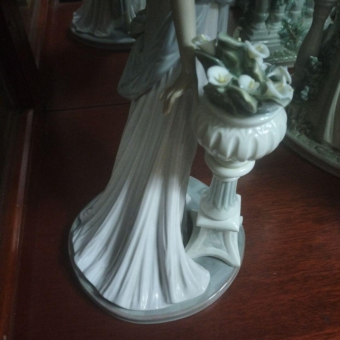 【専用です！】【欠けあり】リヤドロ　大型　 陶器人形　貴婦人　No.5377