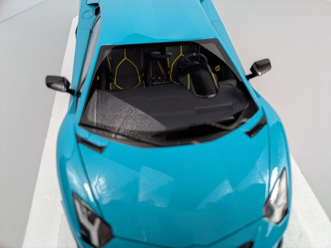 1/18 ミニカー ランボルギーニ アヴェンタドール SVJ オートアート