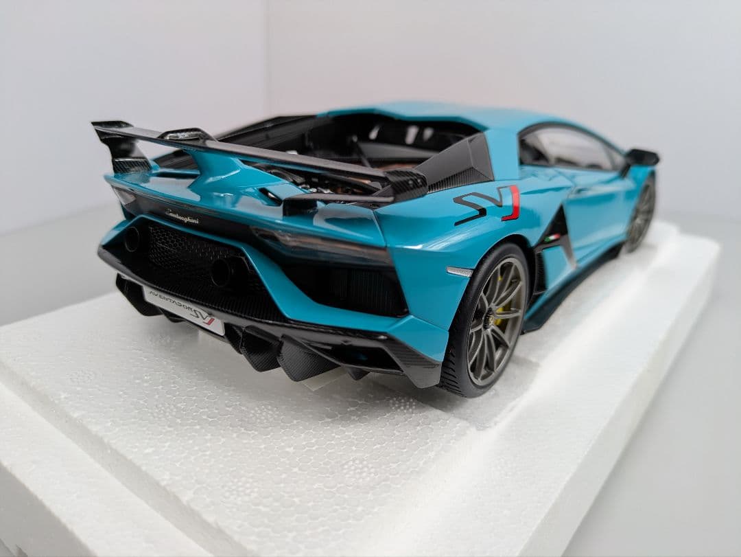 1/18 ミニカー ランボルギーニ アヴェンタドール SVJ オートアート