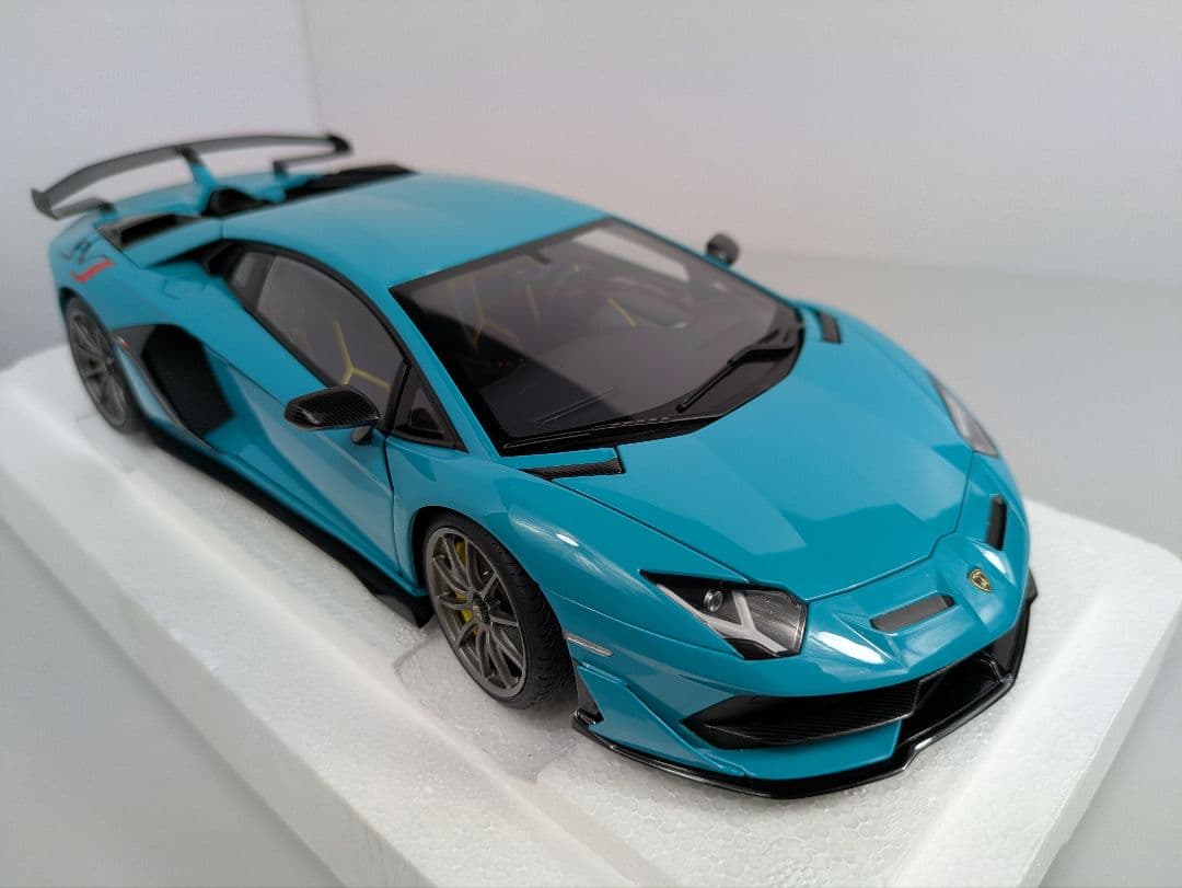 1/18 ミニカー ランボルギーニ アヴェンタドール SVJ オートアート