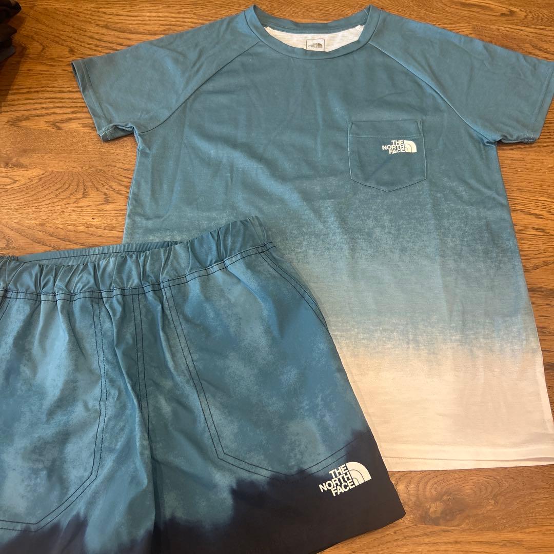 ノースフェイス Tシャッとショートパンツ　　　　セット売り　レディースS