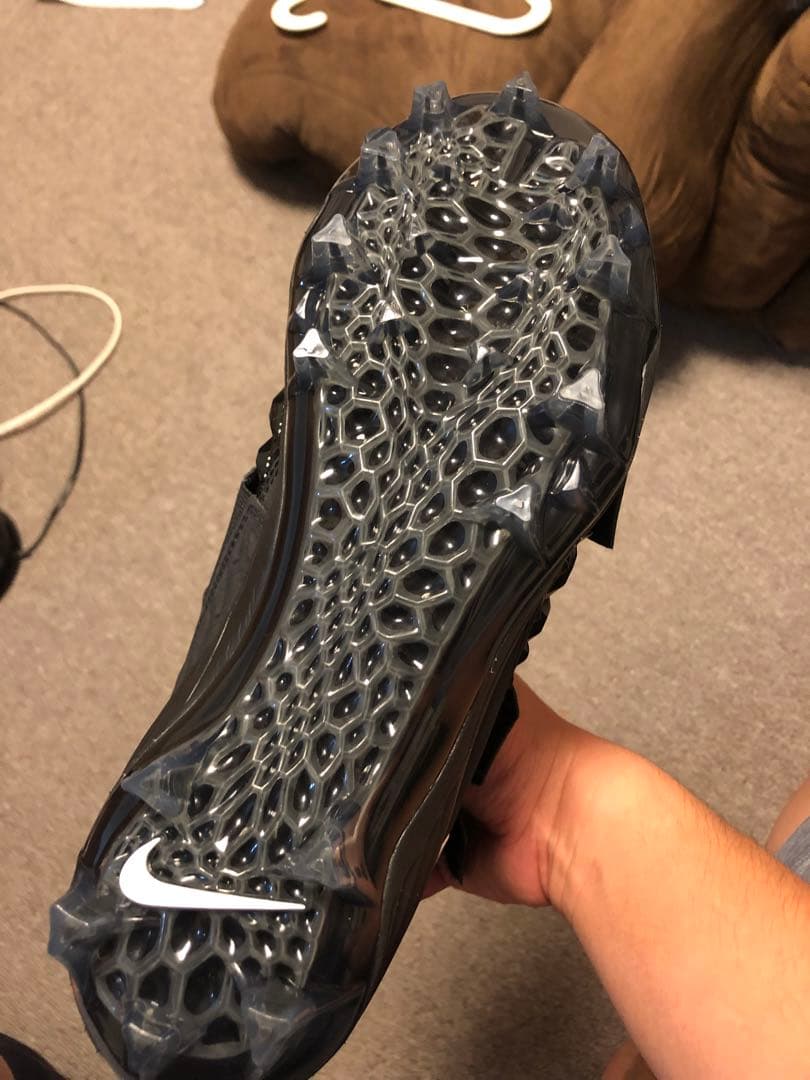 アメフト　スパイク