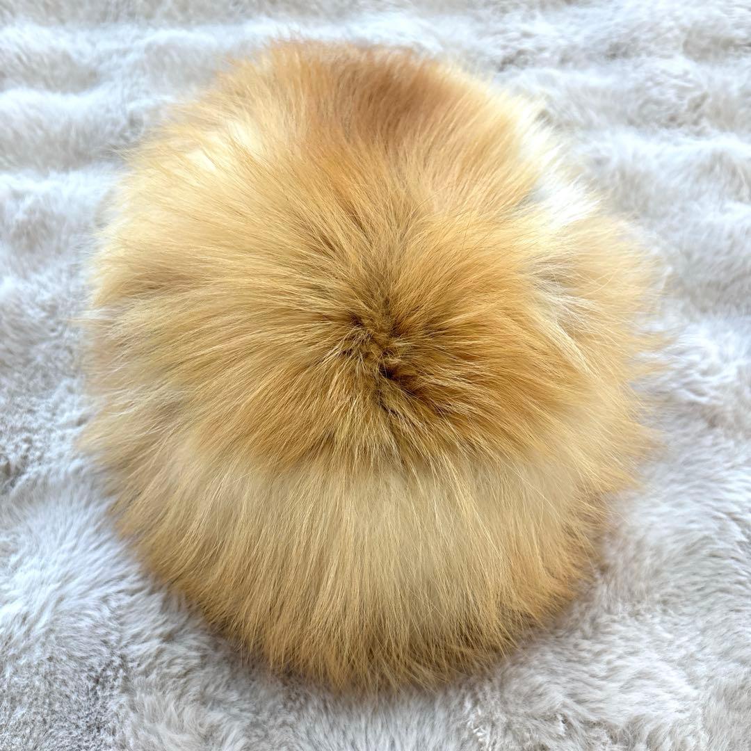 本*二様 【新品未使用】キタキツネの尻尾付き帽子 (リアルファー)