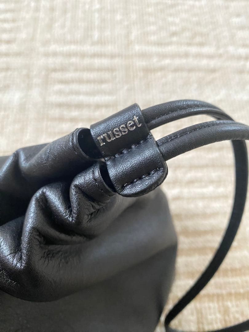 russet レザー巾着4WAYショルダーバッグ　ブラック