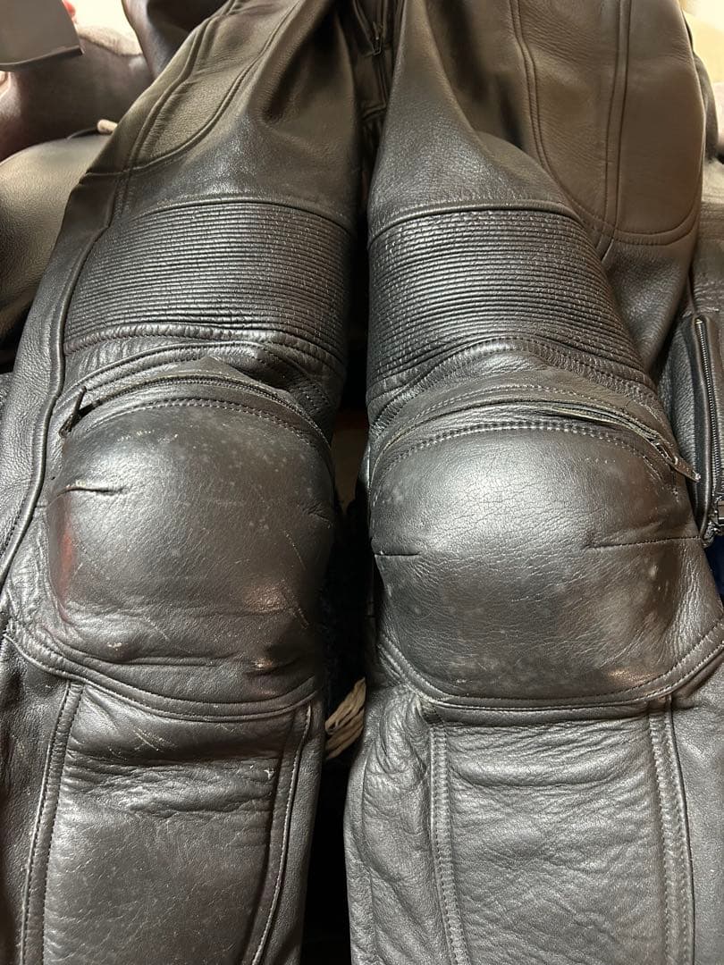 ブラックレザー バイクツナギ　膝パッド付き 革ツナギ レザースーツ 黒　美品