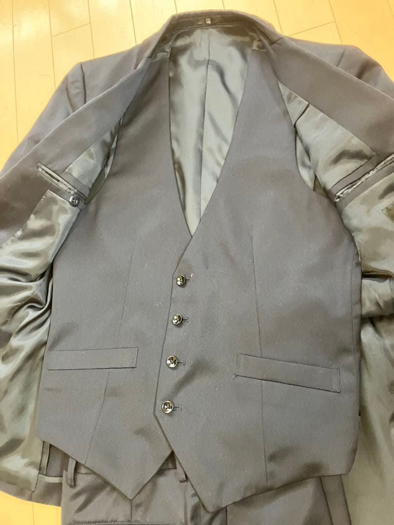 ネイビー シルク混3ピーススーツ シングルブレスト　結婚式やパーティーに