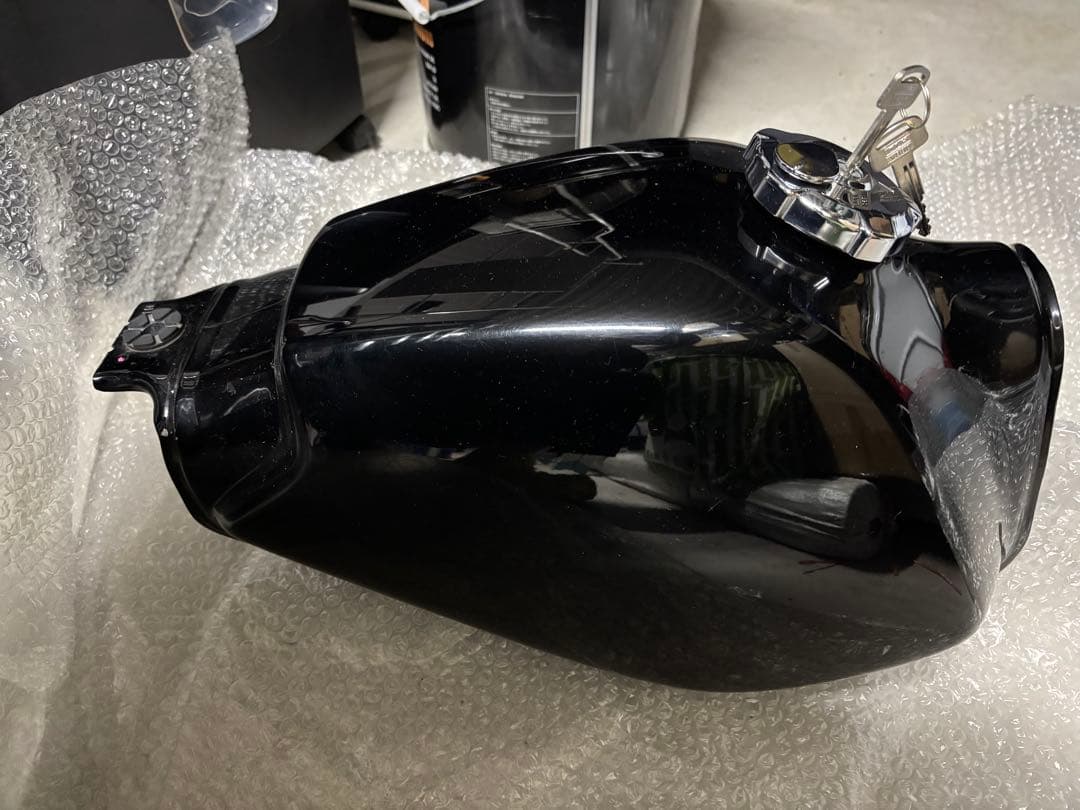 FTR223 黒タンク クロームキャップ付き　最終値下げ